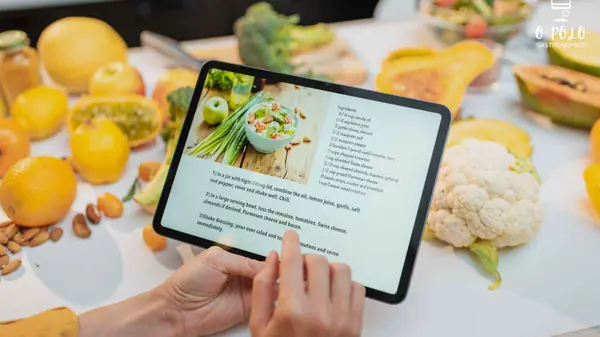 Como cardápios digitais podem reduzir filas e aprimorar o atendimento em restaurantes