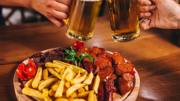 Como Harmonizar Cerveja Artesanal com Comidas: Guia Completo